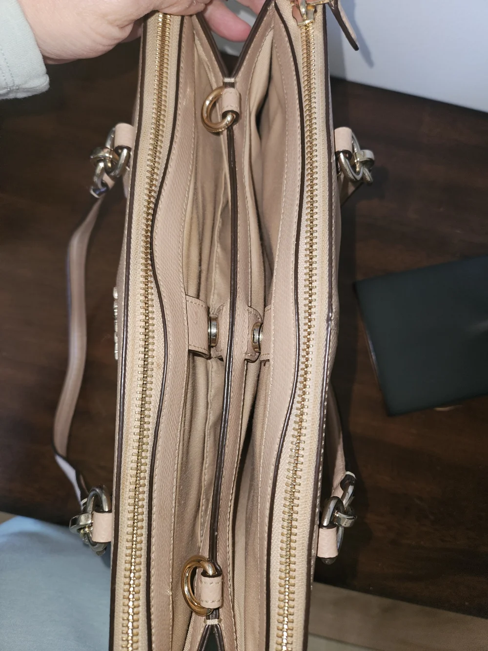 Coach Carryall - Picture 9 of 13